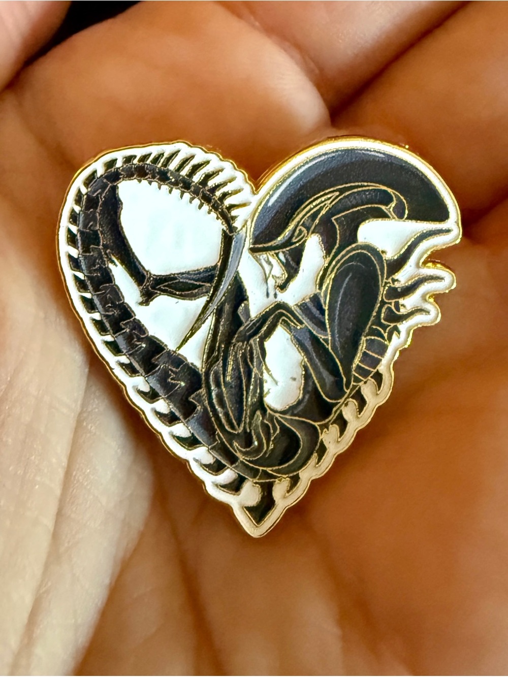 Small New Alien Heart Enamel Pin Movie Xenomorph Lapel Funny Sci Fi Gift Nerdy
